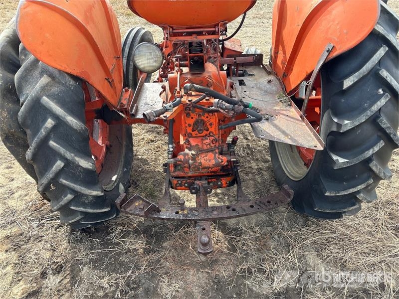 CASE C4 2WD Antique Tractor (Inoperable) Traktorid