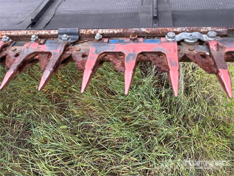 Case IH 1042 30 ft Rigid Combine Header رؤوس الحصادات الدراسات
