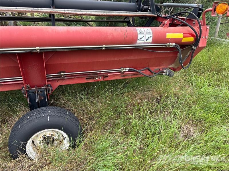 Case IH 1042 30 ft Rigid Combine Header رؤوس الحصادات الدراسات