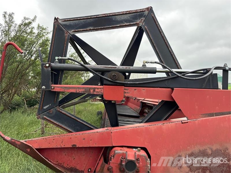 Case IH 1042 30 ft Rigid Combine Header رؤوس الحصادات الدراسات
