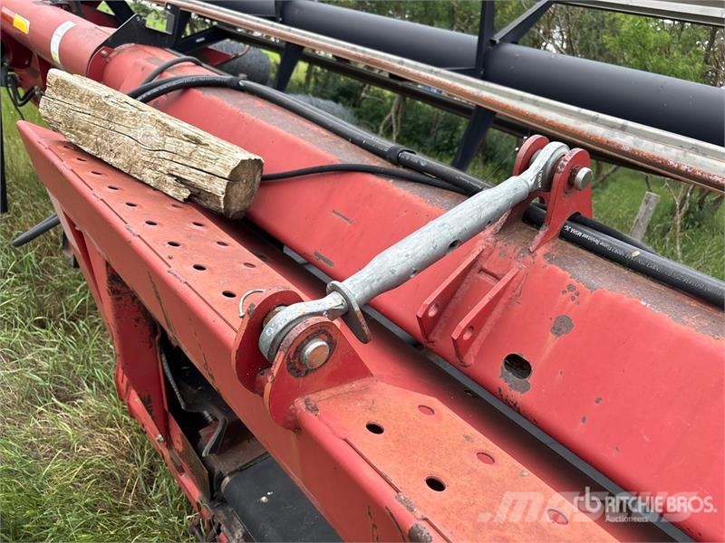 Case IH 1042 30 ft Rigid Combine Header رؤوس الحصادات الدراسات