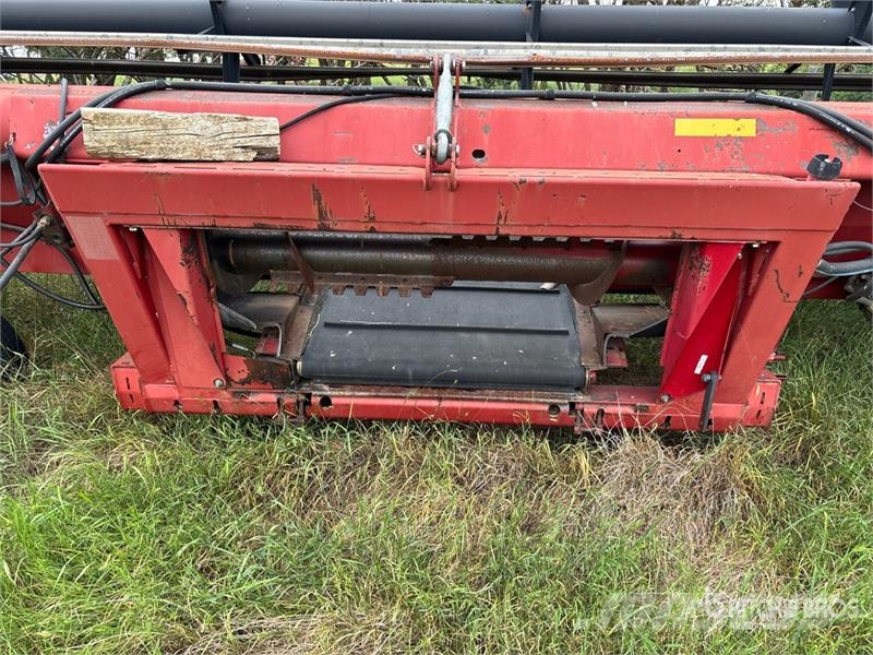 Case IH 1042 30 ft Rigid Combine Header رؤوس الحصادات الدراسات