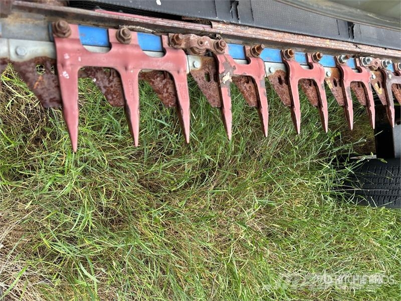 Case IH 1042 30 ft Rigid Combine Header رؤوس الحصادات الدراسات