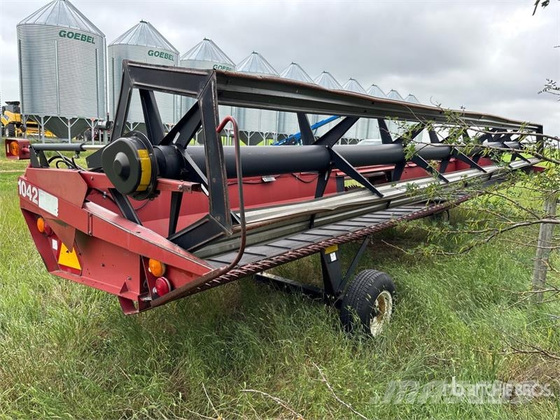 Case IH 1042 30 ft Rigid Combine Header رؤوس الحصادات الدراسات