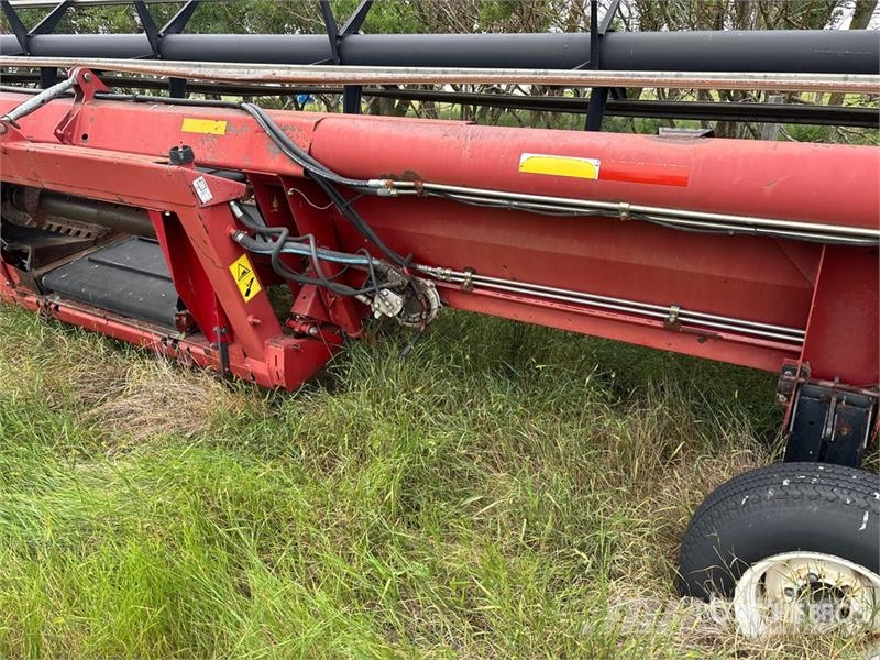 Case IH 1042 30 ft Rigid Combine Header رؤوس الحصادات الدراسات