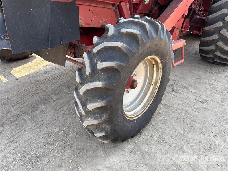 Case IH 2388 Θεριζοαλωνιστικές μηχανές