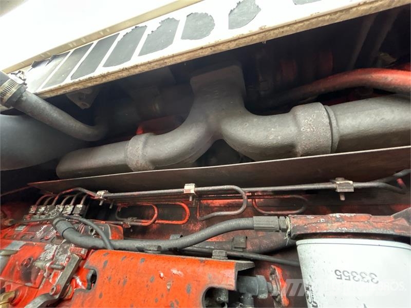 Case IH 2590 2WD Tractor الجرارات