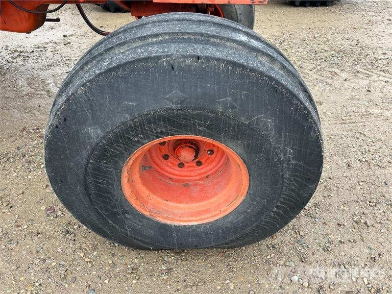 Case IH 2590 2WD Tractor الجرارات