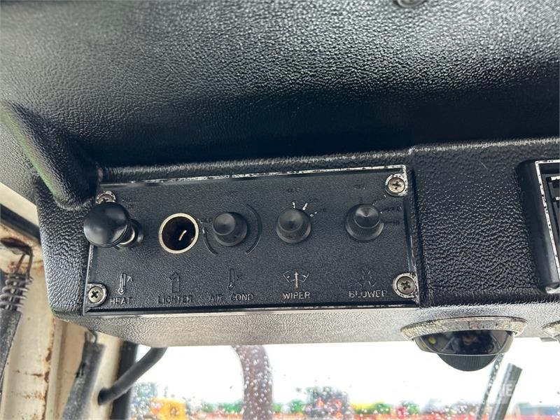 Case IH 2590 2WD Tractor الجرارات