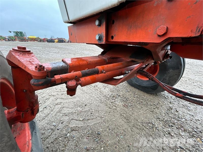 Case IH 2590 2WD Tractor الجرارات