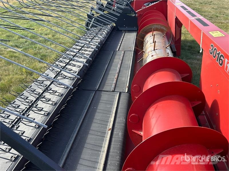 Case IH 3016 Series II 15 ft Combine Pickup Header Glave hederi za kombajne