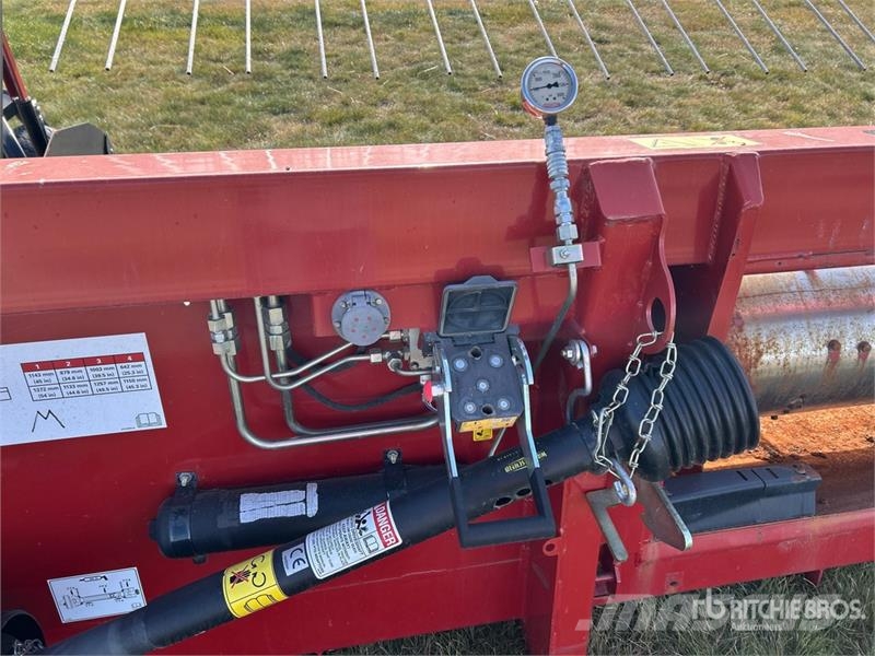 Case IH 3016 Series II 15 ft Combine Pickup Header Glave hederi za kombajne