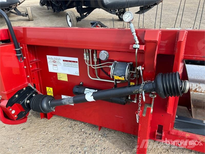 Case IH 3016 Series II 15 ft Combine Pickup Header رؤوس الحصادات الدراسات
