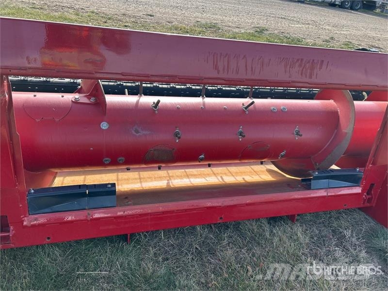 Case IH 3016 Series II 15 ft Combine Pickup Header Glave hederi za kombajne