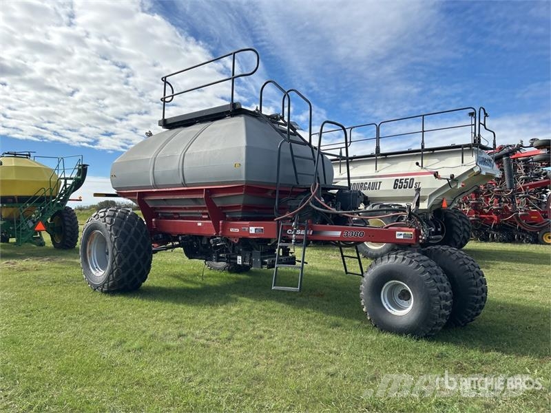 Case IH 3380 380 bu Tow-Behind Air Cart Sejačice