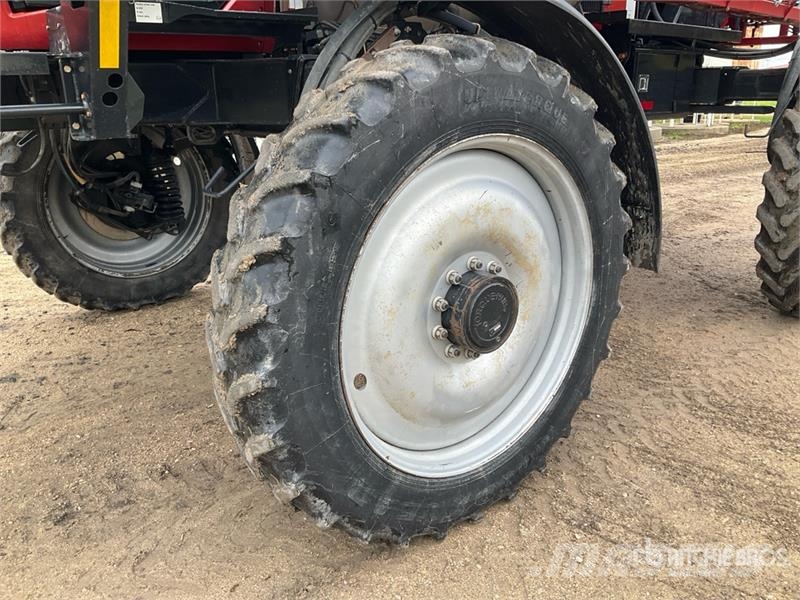 Case IH 4420 120 ft 4x4 High Clearance Self-Propelled Spra رشاشات ذاتية الحركة