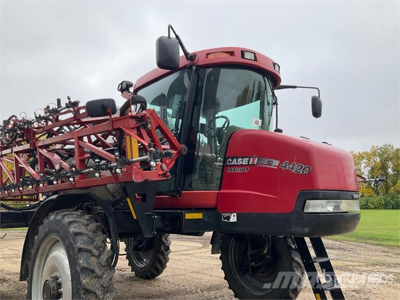 Case IH 4420 120 ft 4x4 High Clearance Self-Propelled Spra رشاشات ذاتية الحركة