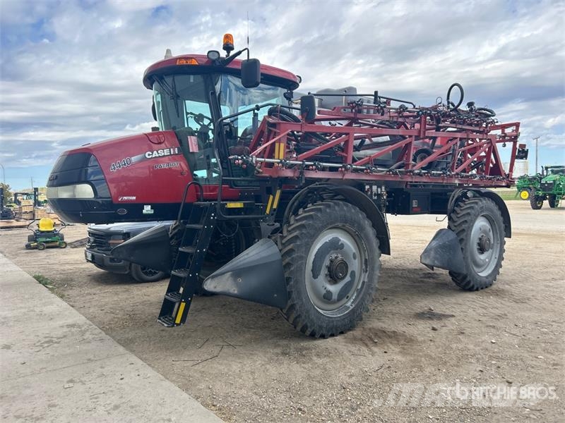 Case IH 4440 120 ft 4x4 High Clearance Self-Propelled Spra Pulverizadores autopropelidos