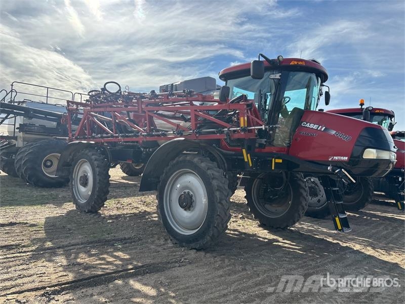 Case IH 4440 120 ft 4x4 High Clearance Self-Propelled Spra Pulverizadores autopropelidos