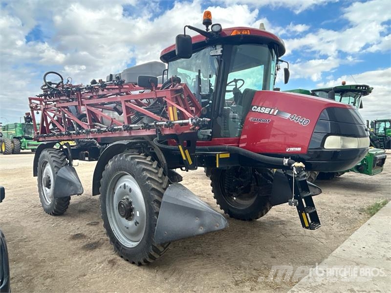 Case IH 4440 120 ft 4x4 High Clearance Self-Propelled Spra Pulverizadores autopropelidos