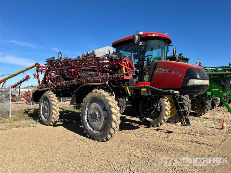 Case IH 4440 120 ft 4x4 High Clearance Self-Propelled Spra Pulverizatoare autopropulsate