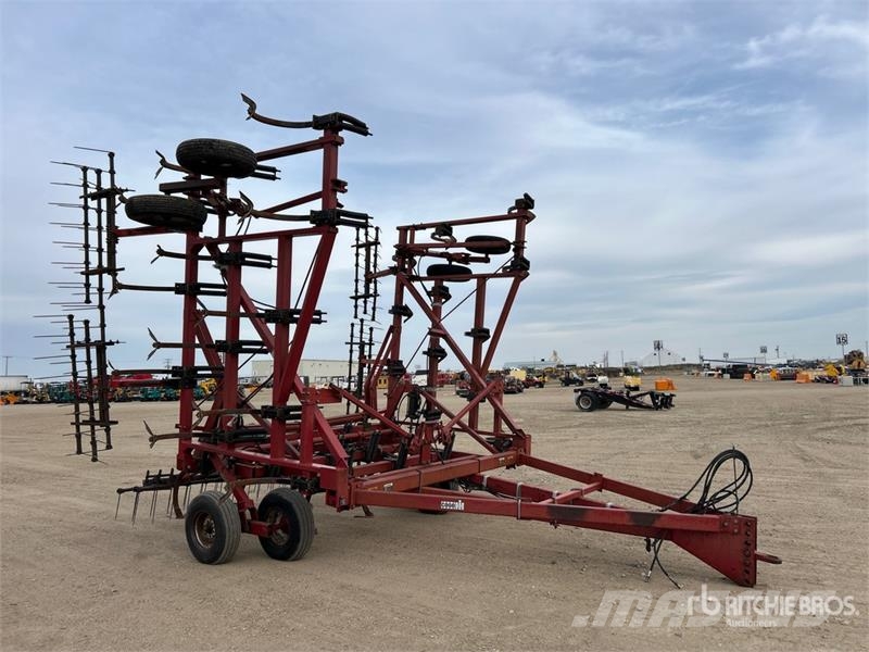Case IH 5600 35 ft Chisel Plow Arados de cinzel