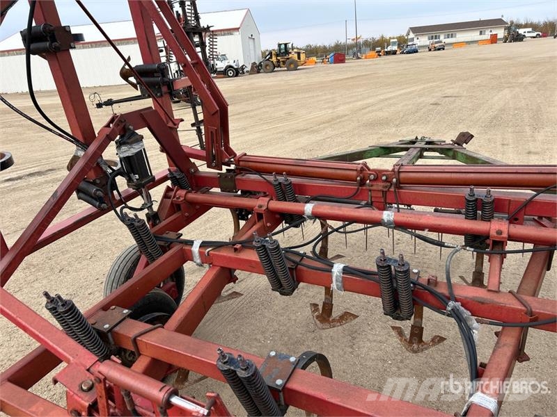 Case IH 5600 35 ft Chisel Plow Arados de cinzel