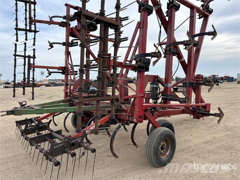 Case IH 5600 35 ft Chisel Plow Arados de cinzel