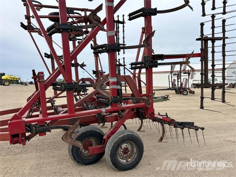 Case IH 5600 35 ft Chisel Plow Arados de cinzel