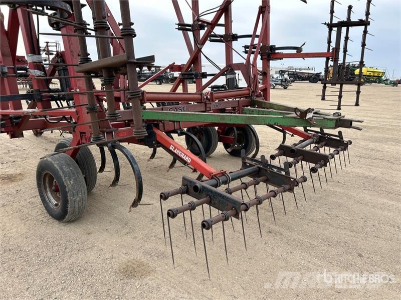 Case IH 5600 35 ft Chisel Plow Arados de cinzel