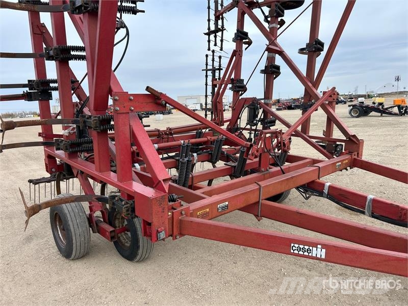 Case IH 5600 35 ft Chisel Plow Arados de cinzel