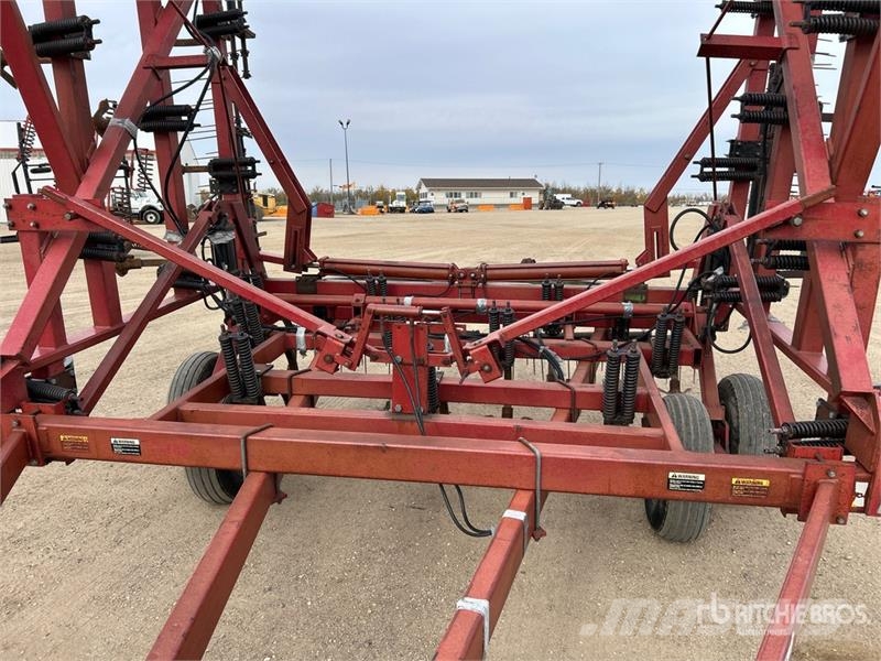 Case IH 5600 35 ft Chisel Plow Arados de cinzel