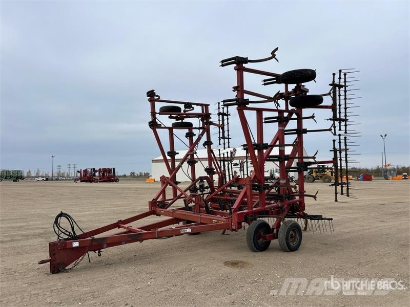 Case IH 5600 35 ft Chisel Plow Arados de cinzel
