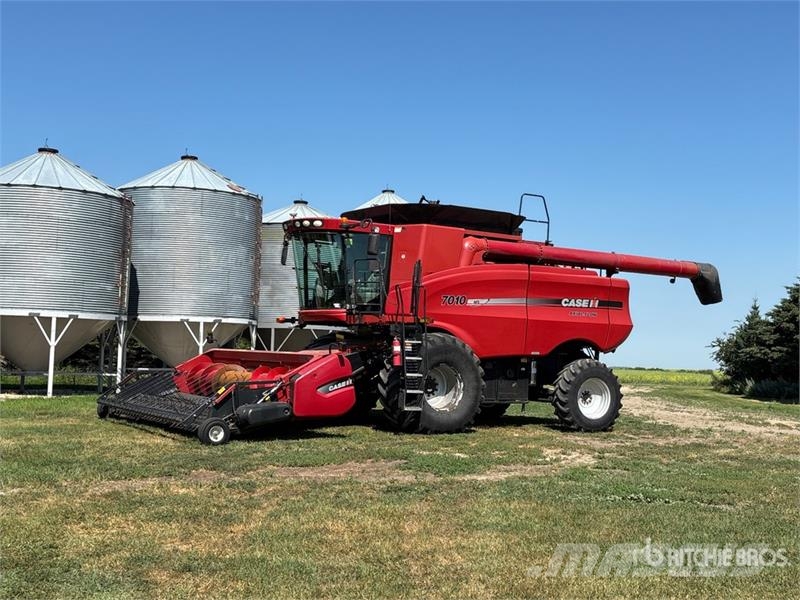 Case IH 7010 聯合收穫機