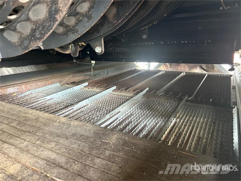 Case IH 7010 聯合收穫機