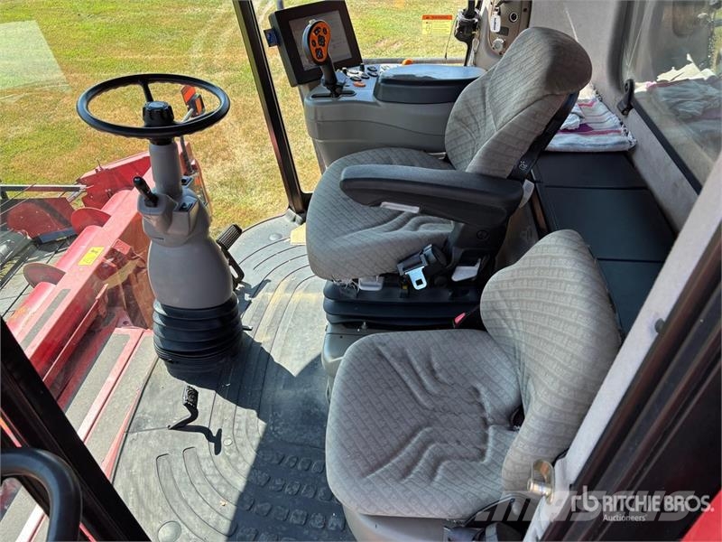 Case IH 7010 聯合收穫機