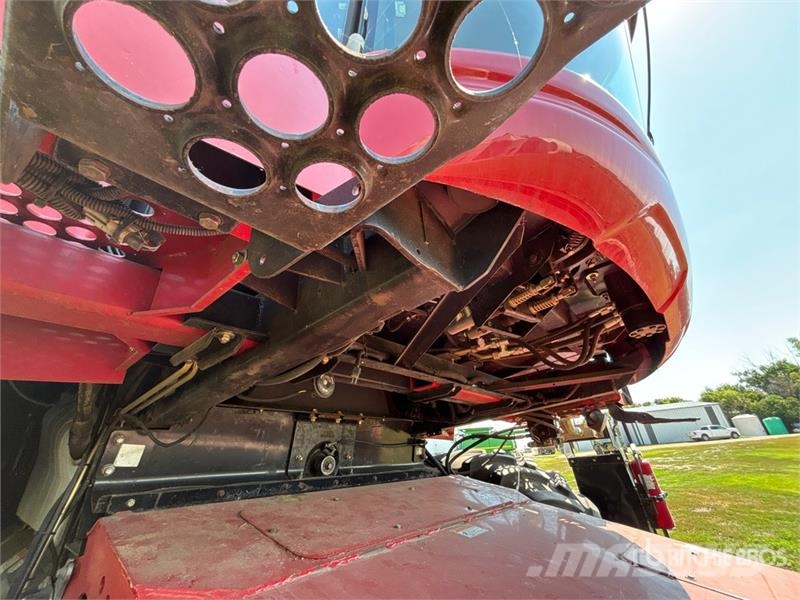 Case IH 7010 聯合收穫機