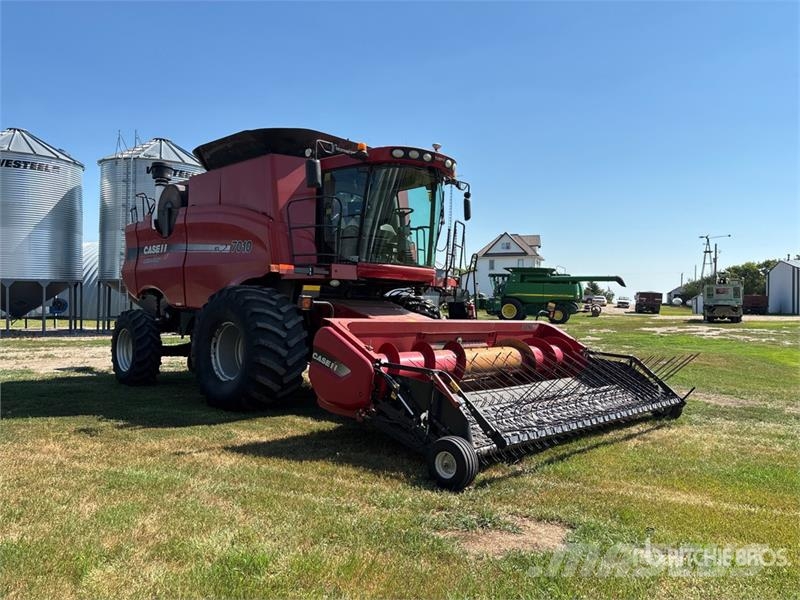 Case IH 7010 聯合收穫機
