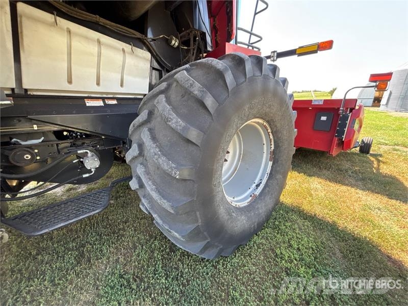 Case IH 7010 聯合收穫機