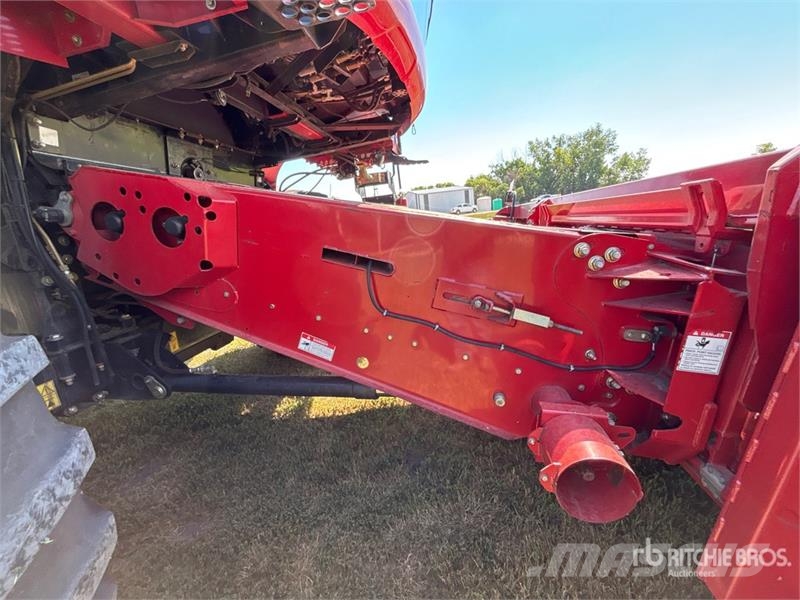 Case IH 7010 聯合收穫機