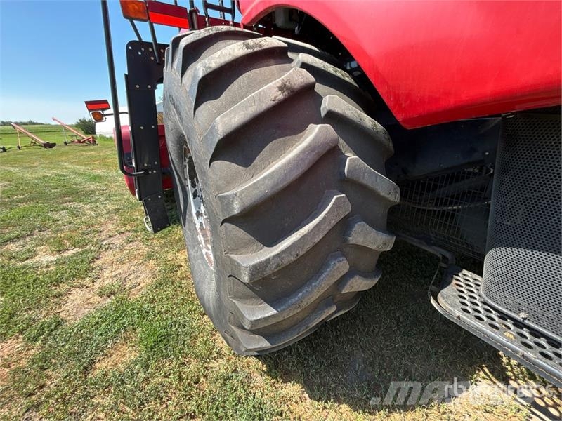 Case IH 7010 聯合收穫機