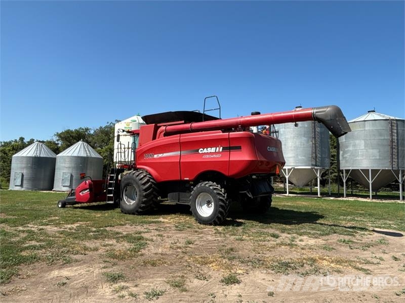 Case IH 7010 聯合收穫機