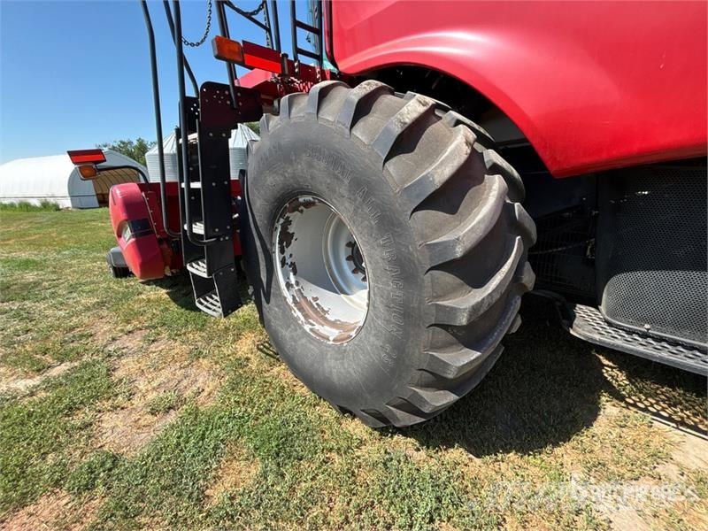 Case IH 7010 聯合收穫機