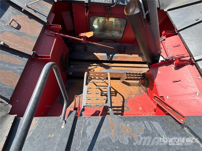 Case IH 7010 聯合收穫機