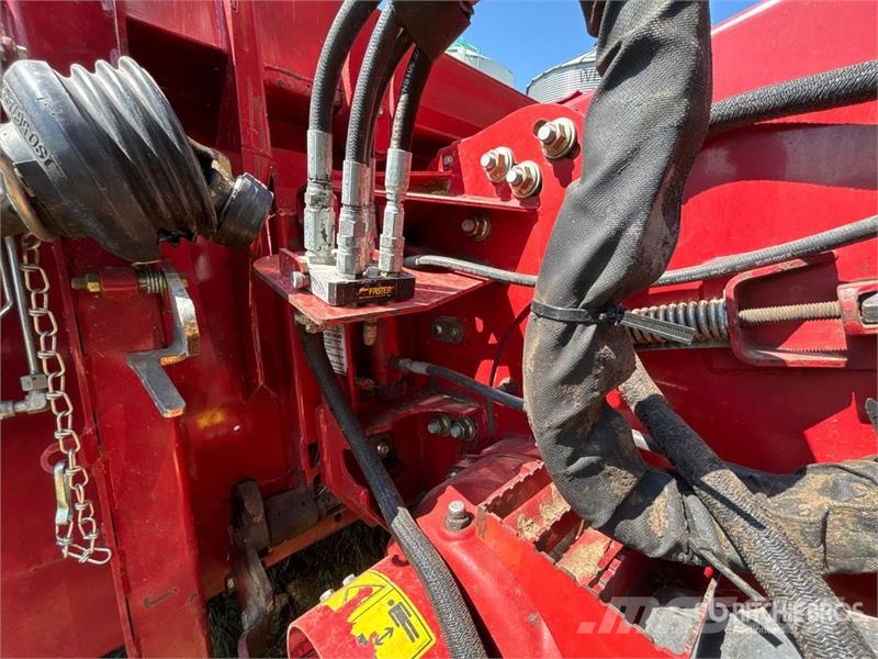 Case IH 7010 聯合收穫機
