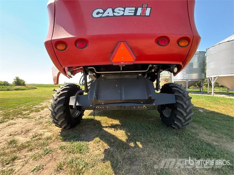 Case IH 7010 聯合收穫機