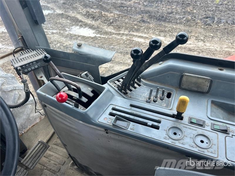 Case IH 7140 4WD Tractor Трактори