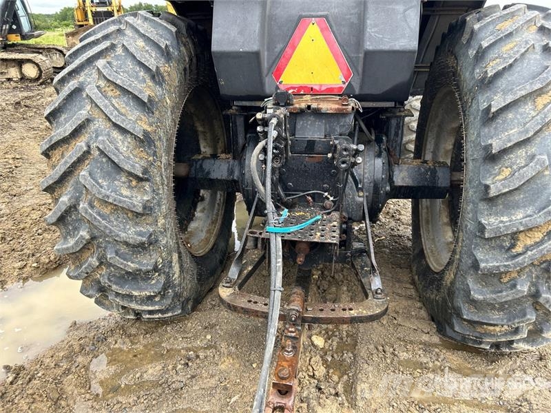 Case IH 7140 4WD Tractor Трактори
