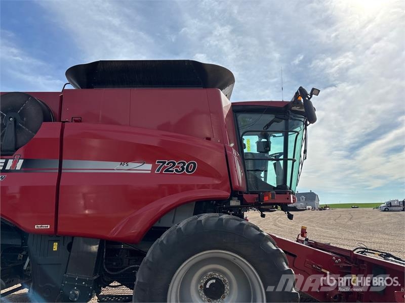 Case IH 7230 聯合收穫機