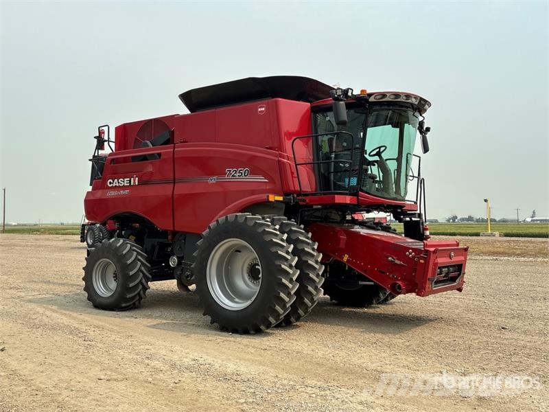 Case IH 7250 Combine Harvester Mietitrebbiatrici